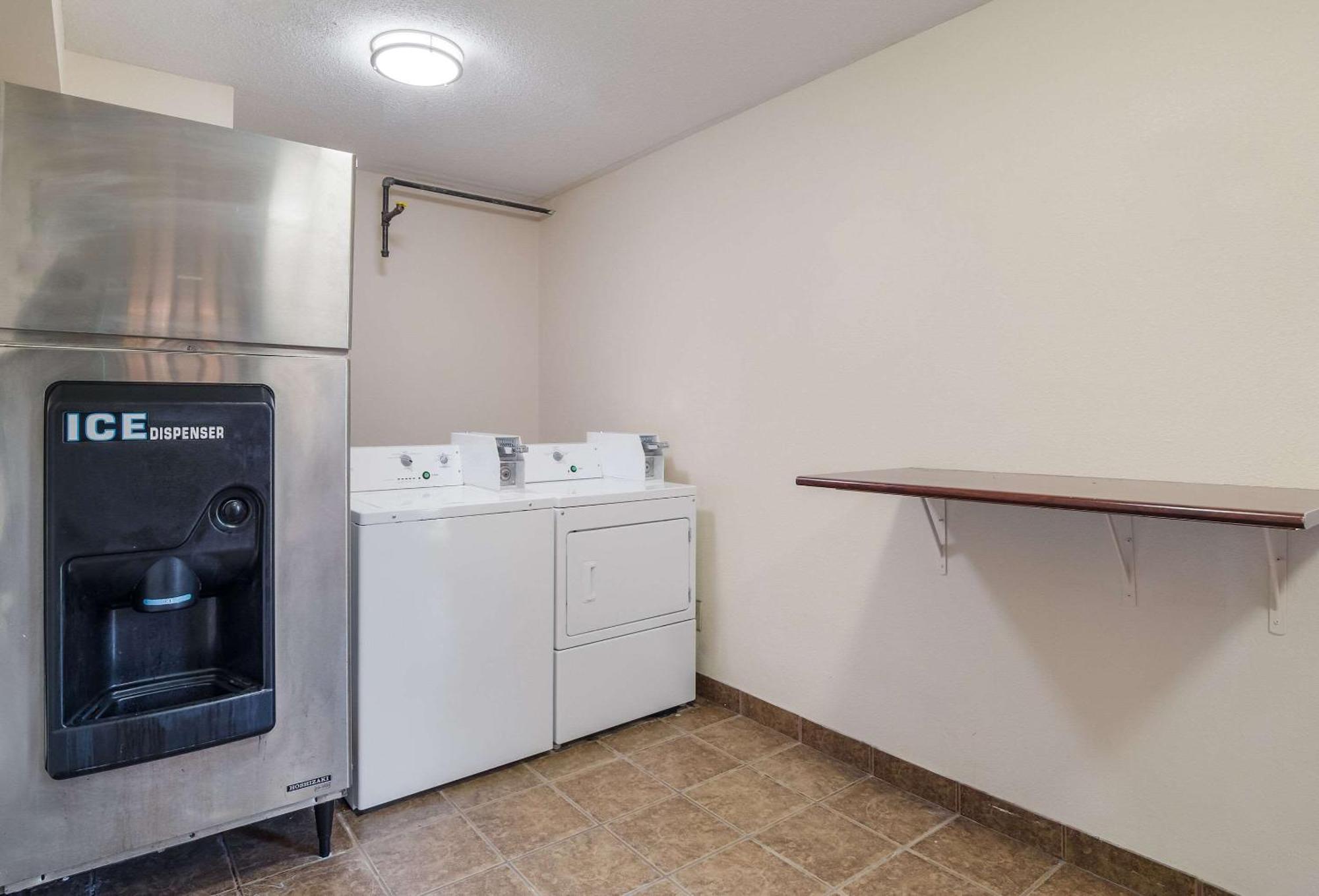 Quality Inn & Suites Augusta Fort Eisenhower Area Екстериор снимка