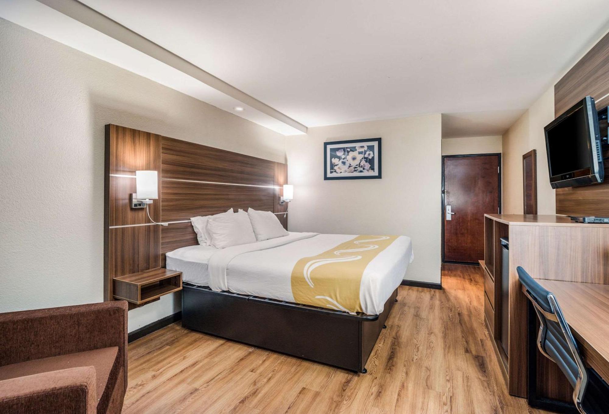 Quality Inn & Suites Augusta Fort Eisenhower Area Екстериор снимка