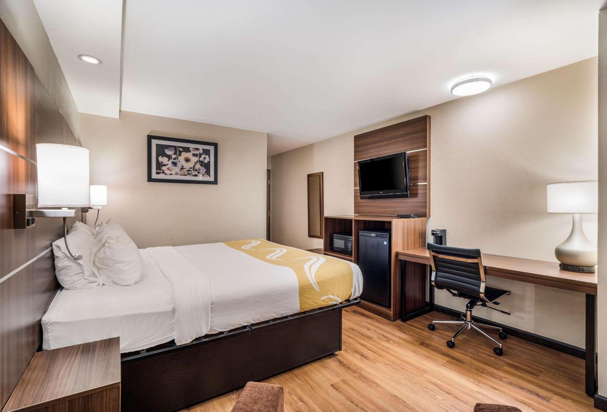 Quality Inn & Suites Augusta Fort Eisenhower Area Екстериор снимка